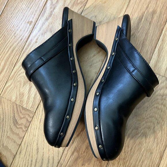 Gap Faux Leather Clogs Womens 7 Black Studded Minimalist - Picture 6 of 10